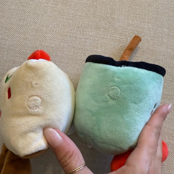 Hallmark Better Together Magnetic Christmas Set Plush Toy Eggnog & Fruitcake - Picture 2 of 6